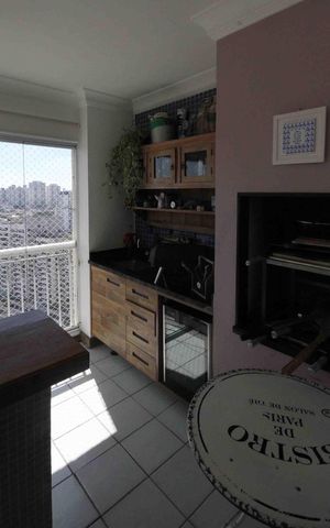Apartamento à venda com 133m², 3 quartos e 2 vagas Apartamento à venda com 133m², 3 quartos e 2 vagasVaranda