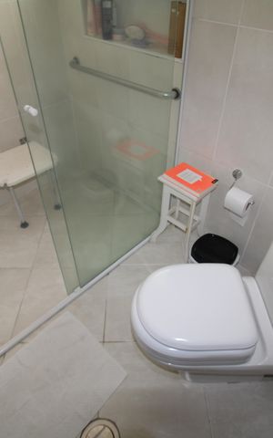 Apartamento à venda com 164m², 3 quartos e 4 vagasQuarto 2 - Banheiro