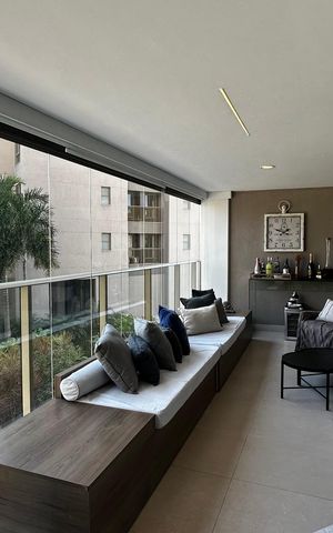 Apartamento à venda com 156m², 4 quartos e 2 vagasVaranda