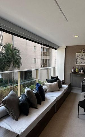 Apartamento à venda com 156m², 4 quartos e 2 vagasVaranda