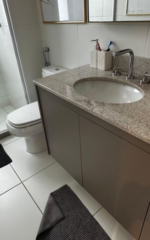 Apartamento à venda com 156m², 4 quartos e 2 vagasBanheiro quarto 3