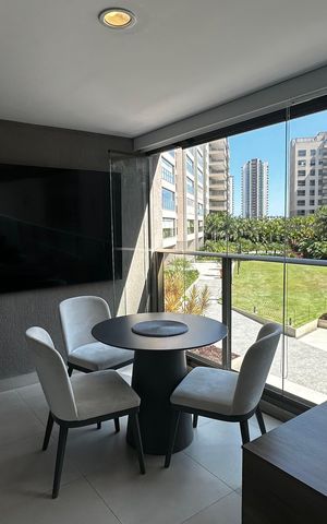 Apartamento à venda com 156m², 4 quartos e 2 vagasVaranda