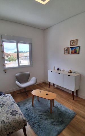 Casa à venda com 200m², 3 quartos e 2 vagas Casa à venda com 200m², 3 quartos e 2 vagasQuarto