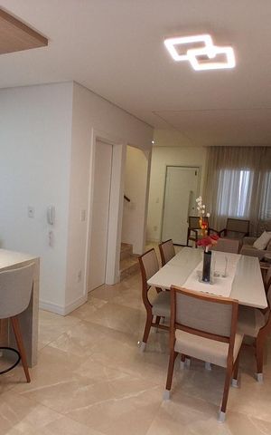 Casa à venda com 200m², 3 quartos e 2 vagas Casa à venda com 200m², 3 quartos e 2 vagasSala de jantar