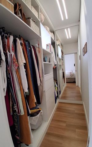 Casa à venda com 200m², 3 quartos e 2 vagas Casa à venda com 200m², 3 quartos e 2 vagasCorredor