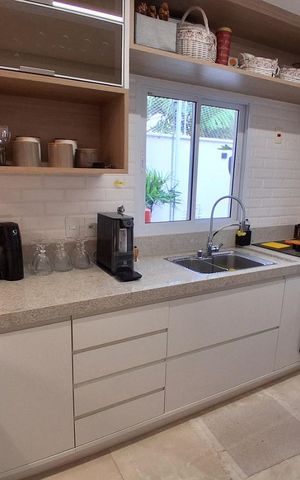 Casa à venda com 200m², 3 quartos e 2 vagas Casa à venda com 200m², 3 quartos e 2 vagasCozinha