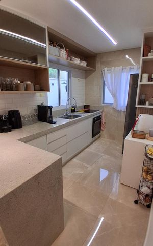 Casa à venda com 200m², 3 quartos e 2 vagas Casa à venda com 200m², 3 quartos e 2 vagasCozinha