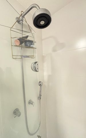 Apartamento à venda com 64m², 2 quartos e 1 vaga Apartamento à venda com 64m², 2 quartos e 1 vagaBanheiro da Suíte