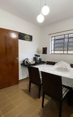 Casa à venda com 190m², 4 quartos e 2 vagas Casa à venda com 190m², 4 quartos e 2 vagasSala de Jantar