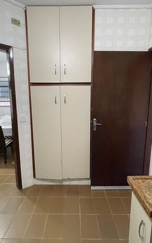 Casa à venda com 190m², 4 quartos e 2 vagas Casa à venda com 190m², 4 quartos e 2 vagasCozinha