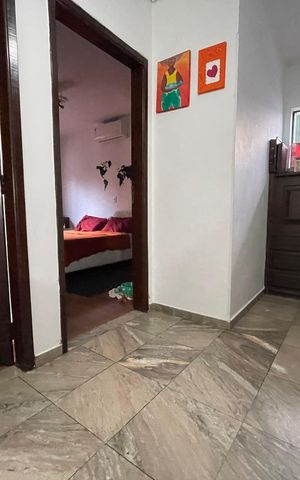 Casa à venda com 190m², 4 quartos e 2 vagas Casa à venda com 190m², 4 quartos e 2 vagasHall Quartos
