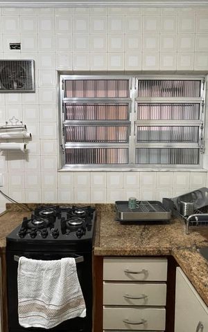 Casa à venda com 190m², 4 quartos e 2 vagas Casa à venda com 190m², 4 quartos e 2 vagasCozinha