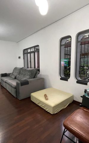 Casa à venda com 190m², 4 quartos e 2 vagas Casa à venda com 190m², 4 quartos e 2 vagasSala