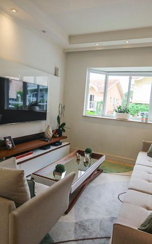 Casa de condomínio à venda com 165m², 3 quartos e 2 vagas Casa de condomínio à venda com 165m², 3 quartos e 2 vagasSala