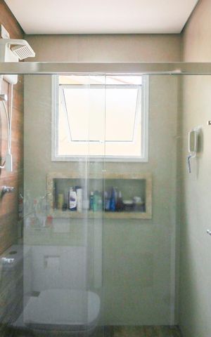 Casa de condomínio à venda com 165m², 3 quartos e 2 vagas Casa de condomínio à venda com 165m², 3 quartos e 2 vagasBanheiro da Suíte