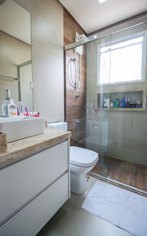 Casa de condomínio à venda com 165m², 3 quartos e 2 vagas Casa de condomínio à venda com 165m², 3 quartos e 2 vagasBanheiro da Suíte
