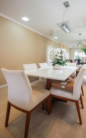 Casa de condomínio à venda com 165m², 3 quartos e 2 vagas Casa de condomínio à venda com 165m², 3 quartos e 2 vagasSala