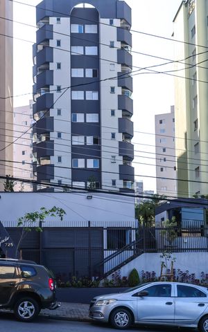 Apartamento à venda com 70m², 2 quartos e 1 vagaFachada