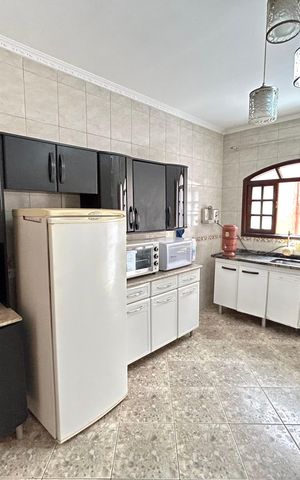 Casa à venda com 299m², 3 quartos e 2 vagasCozinha