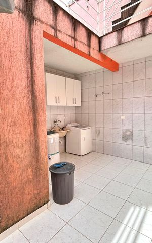 Casa à venda com 299m², 3 quartos e 2 vagasÁrea de Serviço