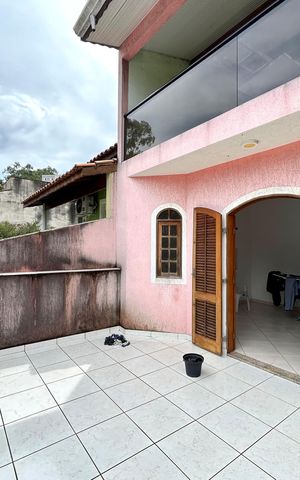 Casa à venda com 299m², 3 quartos e 2 vagasSacada da Suíte 