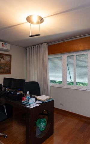 Apartamento à venda com 195m², 3 quartos e 2 vagas Apartamento à venda com 195m², 3 quartos e 2 vagasQuarto 1