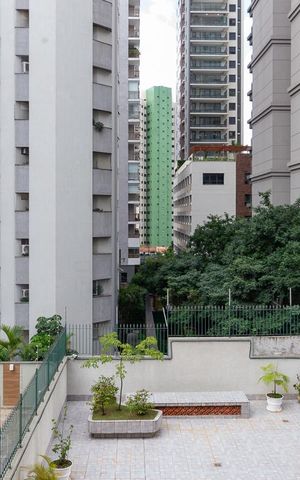 Apartamento à venda com 195m², 3 quartos e 2 vagas Apartamento à venda com 195m², 3 quartos e 2 vagasVista