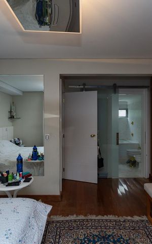 Apartamento à venda com 195m², 3 quartos e 2 vagas Apartamento à venda com 195m², 3 quartos e 2 vagasQuarto 3 Suíte