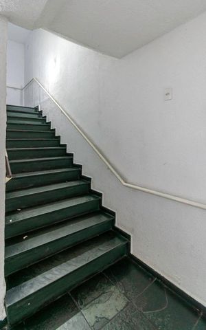 Apartamento para alugar com 47m², 2 quartos e sem vaga Apartamento para alugar com 47m², 2 quartos e sem vagaÁrea comum - Escadas