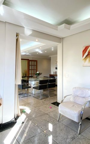 Apartamento à venda com 220m², 4 quartos e 5 vagas Apartamento à venda com 220m², 4 quartos e 5 vagasSala de Estar