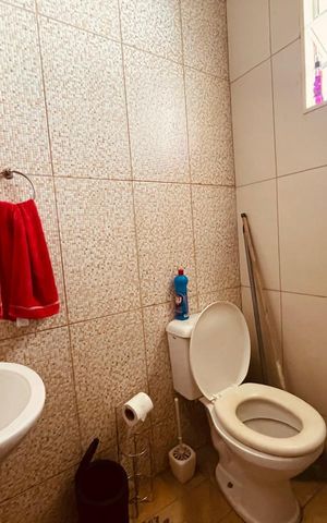 Casa para alugar com 190m², 3 quartos e 3 vagas Casa para alugar com 190m², 3 quartos e 3 vagasBanheiro