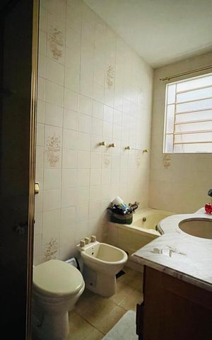 Casa para alugar com 190m², 3 quartos e 3 vagas Casa para alugar com 190m², 3 quartos e 3 vagasBanheiro