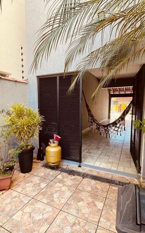 Casa para alugar com 190m², 3 quartos e 3 vagas Casa para alugar com 190m², 3 quartos e 3 vagasÁrea externa