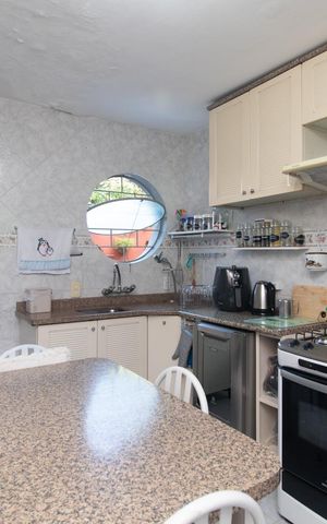 Casa à venda com 268m², 4 quartos e 2 vagas Casa à venda com 268m², 4 quartos e 2 vagasCozinha
