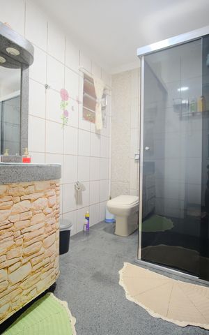 Casa à venda com 175m², 4 quartos e 1 vagaBanheiro 1