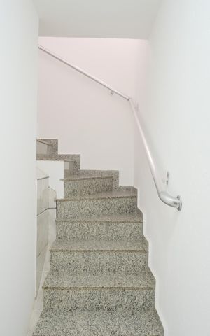 Casa à venda com 175m², 4 quartos e 1 vagaEscada