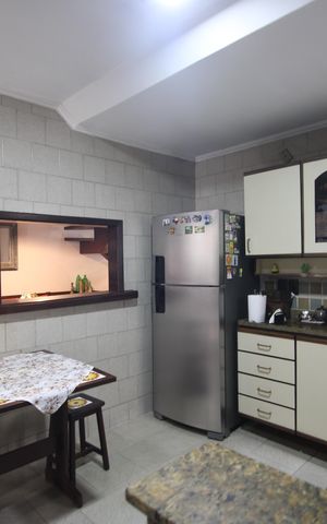 Casa de condomínio à venda com 229m², 5 quartos e 2 vagasCozinha