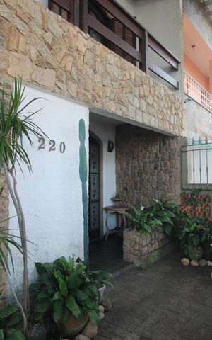 Casa de condomínio à venda com 229m², 5 quartos e 2 vagasEntrada