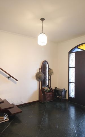 Casa de condomínio à venda com 229m², 5 quartos e 2 vagasSala