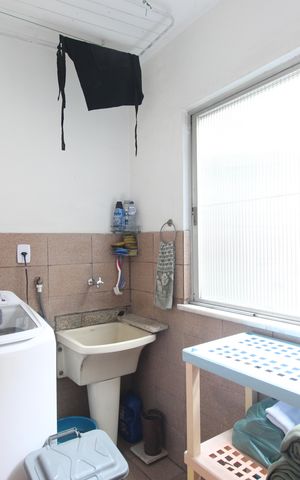 Casa de condomínio à venda com 229m², 5 quartos e 2 vagasÁrea de serviço