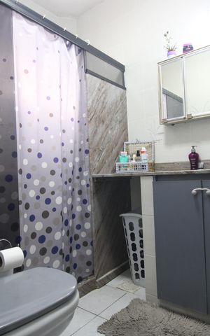 Casa de condomínio à venda com 229m², 5 quartos e 2 vagasBanheiro social