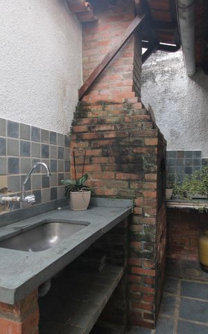Casa de condomínio à venda com 229m², 5 quartos e 2 vagasChurrasqueira