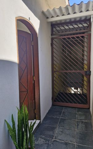 Casa à venda com 664m², 10 quartos e 6 vagas Casa à venda com 664m², 10 quartos e 6 vagasCasa 1