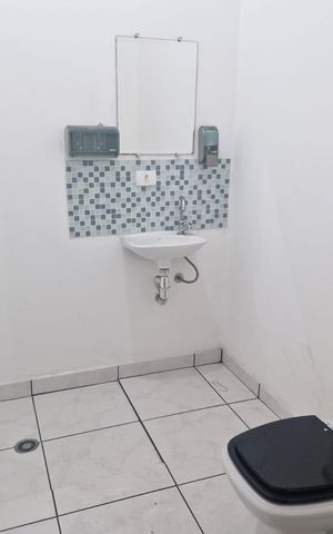 Casa à venda com 664m², 10 quartos e 6 vagas Casa à venda com 664m², 10 quartos e 6 vagasCasa 1