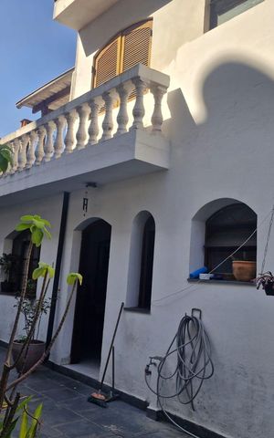 Casa à venda com 664m², 10 quartos e 6 vagas Casa à venda com 664m², 10 quartos e 6 vagasÁrea externa