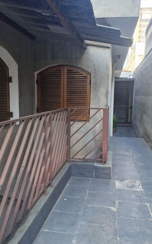 Casa à venda com 664m², 10 quartos e 6 vagas Casa à venda com 664m², 10 quartos e 6 vagasÁrea externa