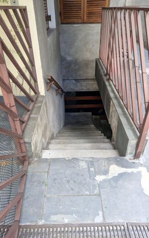 Casa à venda com 664m², 10 quartos e 6 vagas Casa à venda com 664m², 10 quartos e 6 vagasGaragem