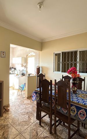 Casa à venda com 228m², 5 quartos e 2 vagas