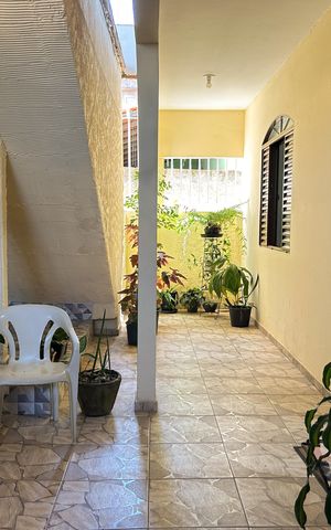 Casa à venda com 228m², 5 quartos e 2 vagas