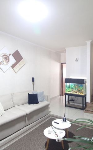 Casa à venda com 138m², 2 quartos e 2 vagasSala